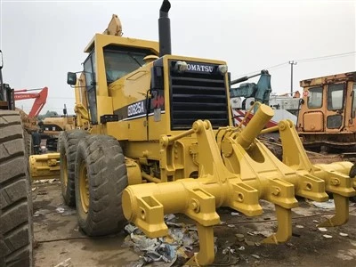 Mesin Grader Komatsu GD825 bekas